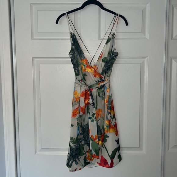 Alice + Olivia Dresses & Skirts - Alice+Olivia dress, white floral, size 12